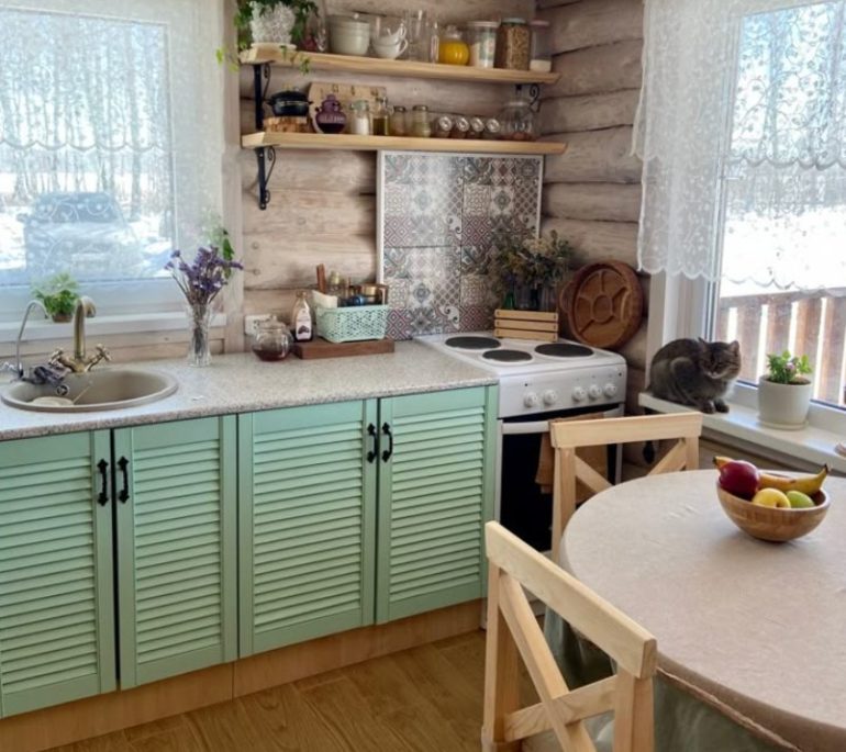 Дизайн маленькой кухни на даче