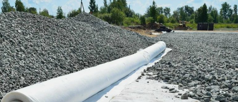 Проблемы и решения: выбор плотности геотекстиля для разных типов строительства