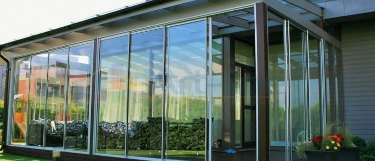 Тёплое или холодное остекление террасы — что подходит именно вам