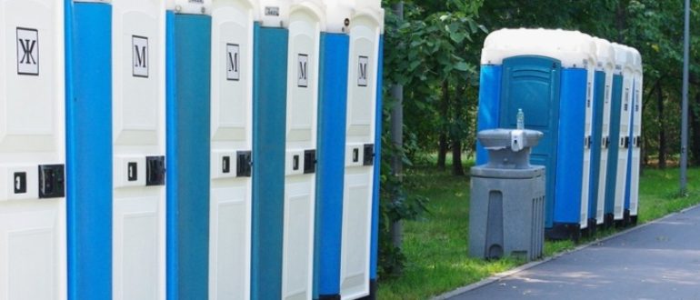 Аренда туалетных кабин для дачи и стройки: что выгоднее — покупка или аренда