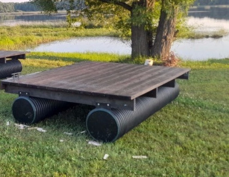 Где применяются понтоны из пластиковых гофрированных труб в строительстве и туризме