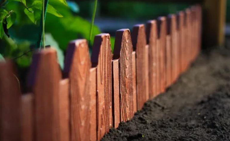 Как сделать забор дешевле, но без потери качества